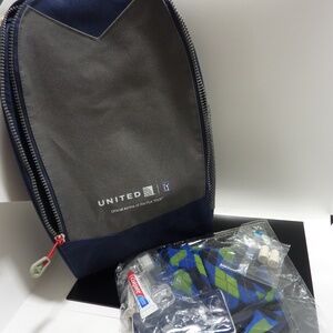 PGA GOLF TOUR AMENITY KIT UNITED AIRLINES NEW UNUSED TRAVEL CASE